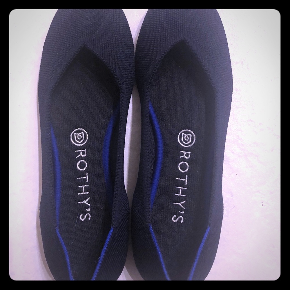 Navy Rothy’s Flats size 8.5